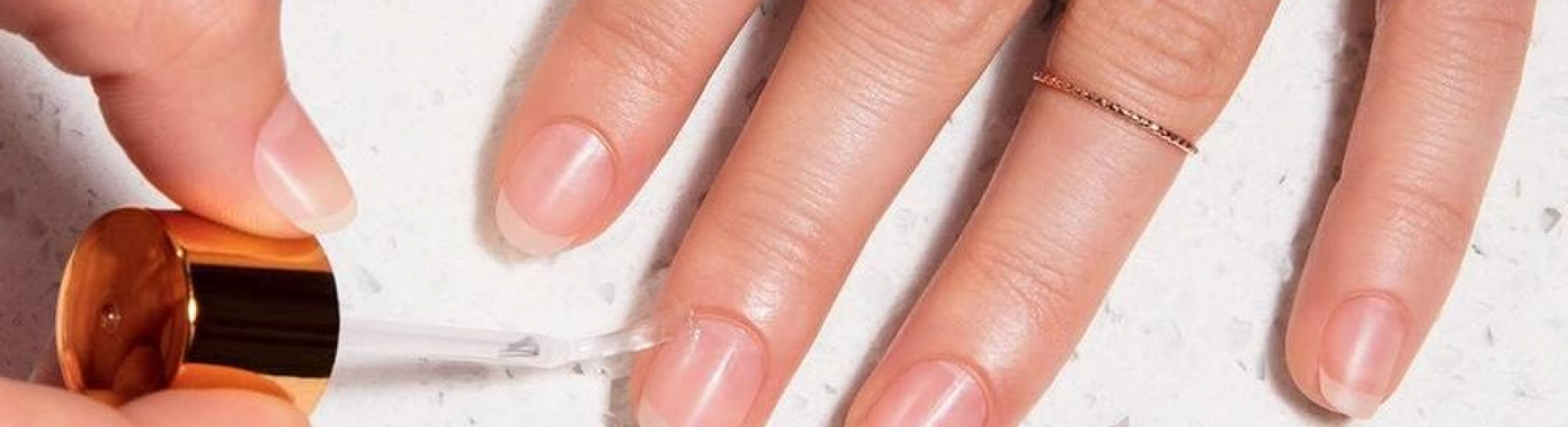 Quel est le meilleur durcisseur pour vos ongles? Quel durcisseur après une dépose d’ongles en